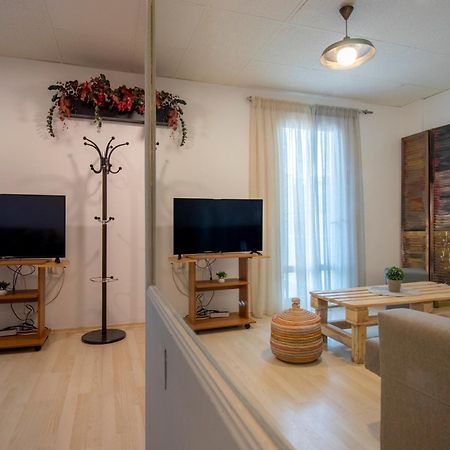 Modern City Apt In The Heart Of Heraklion ภายนอก รูปภาพ