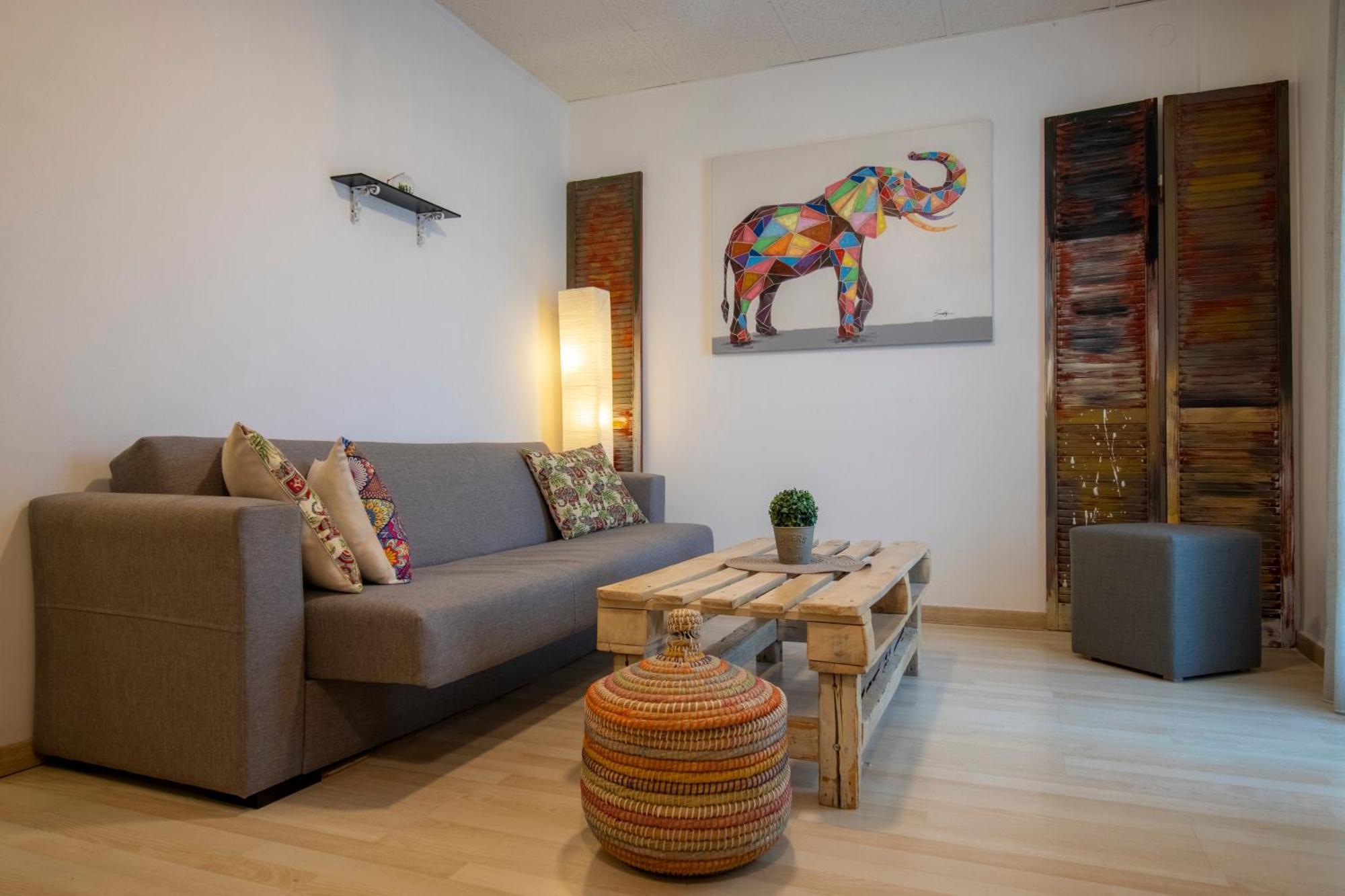 Modern City Apt In The Heart Of Heraklion ภายนอก รูปภาพ